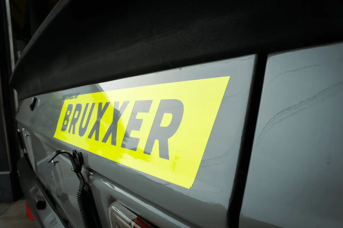 Logo of Bruxxer on the back of the car.